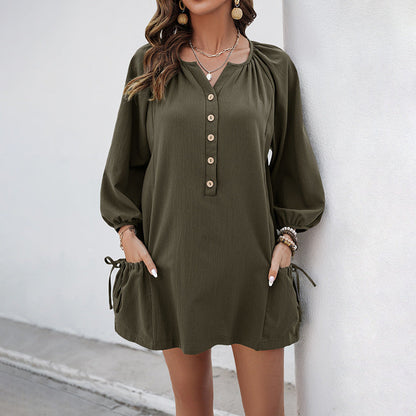 Damen Kleid mit Knöpfen und Rüschensaum Eveloria