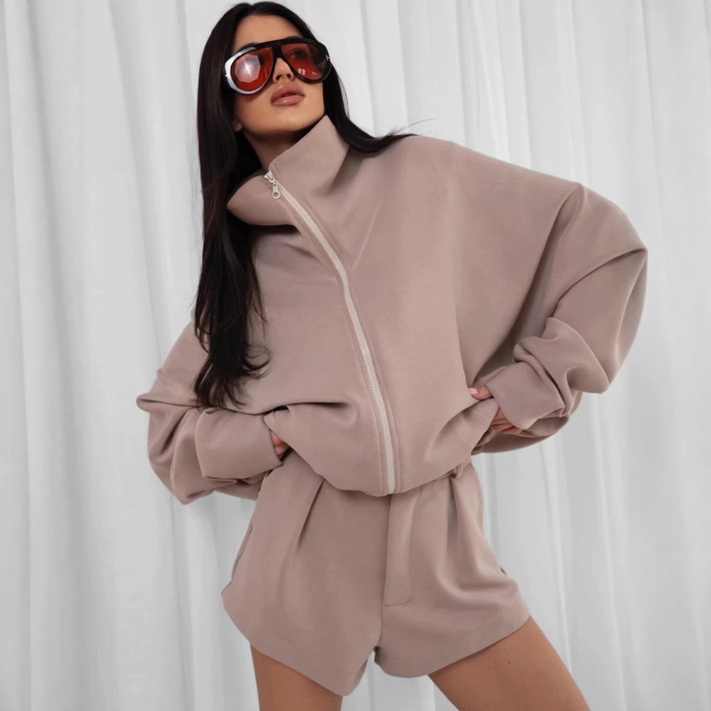Damen Oversize Kapuzenjacke Shorts Set Reißverschluss Eveloria - Eveloria