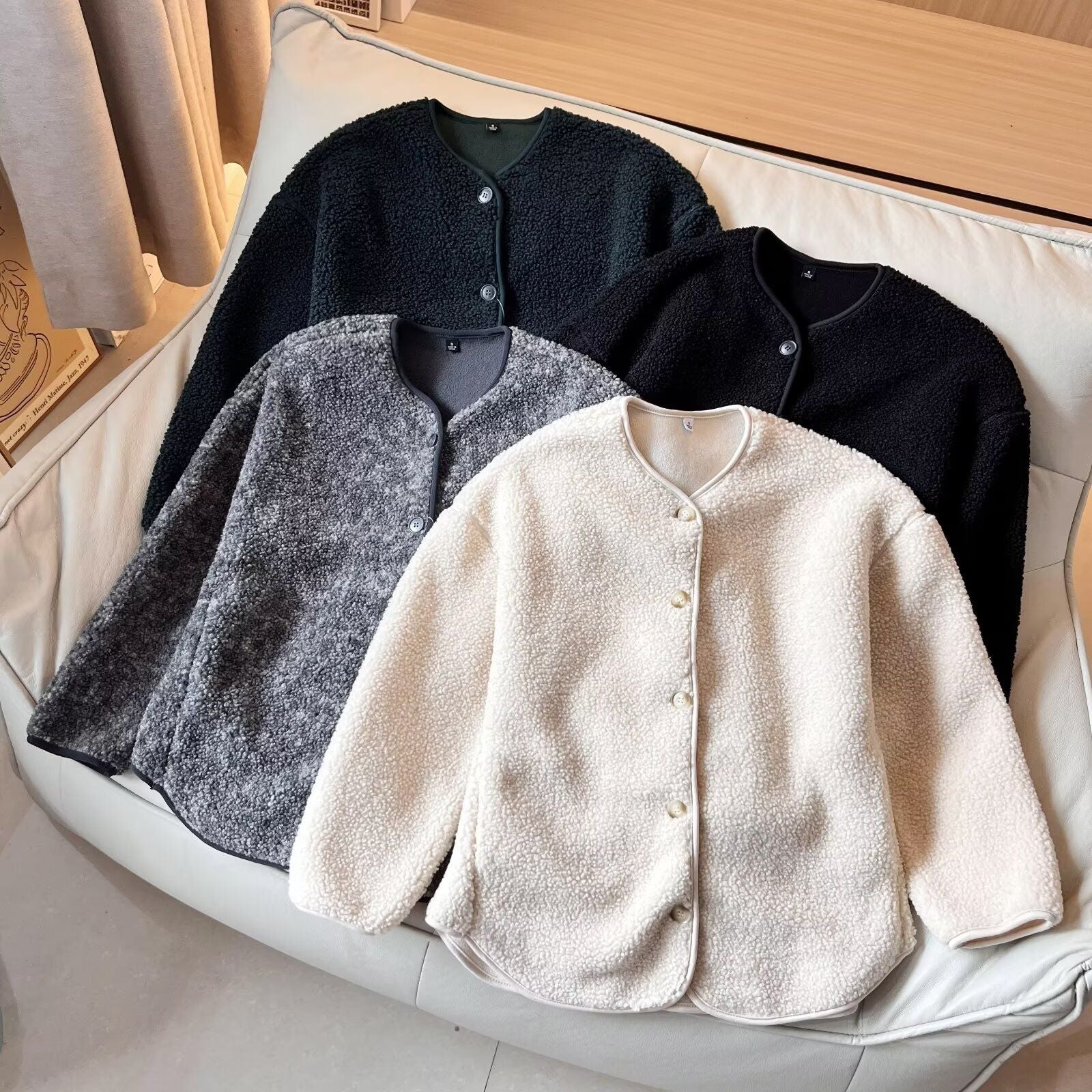 Damen Kuscheljacke Weich Velour mit Knöpfen Beige - Eveloria