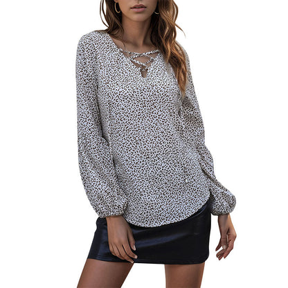Damen Oberteil Eveloria mit Schnürdetails und Volumenärmeln
