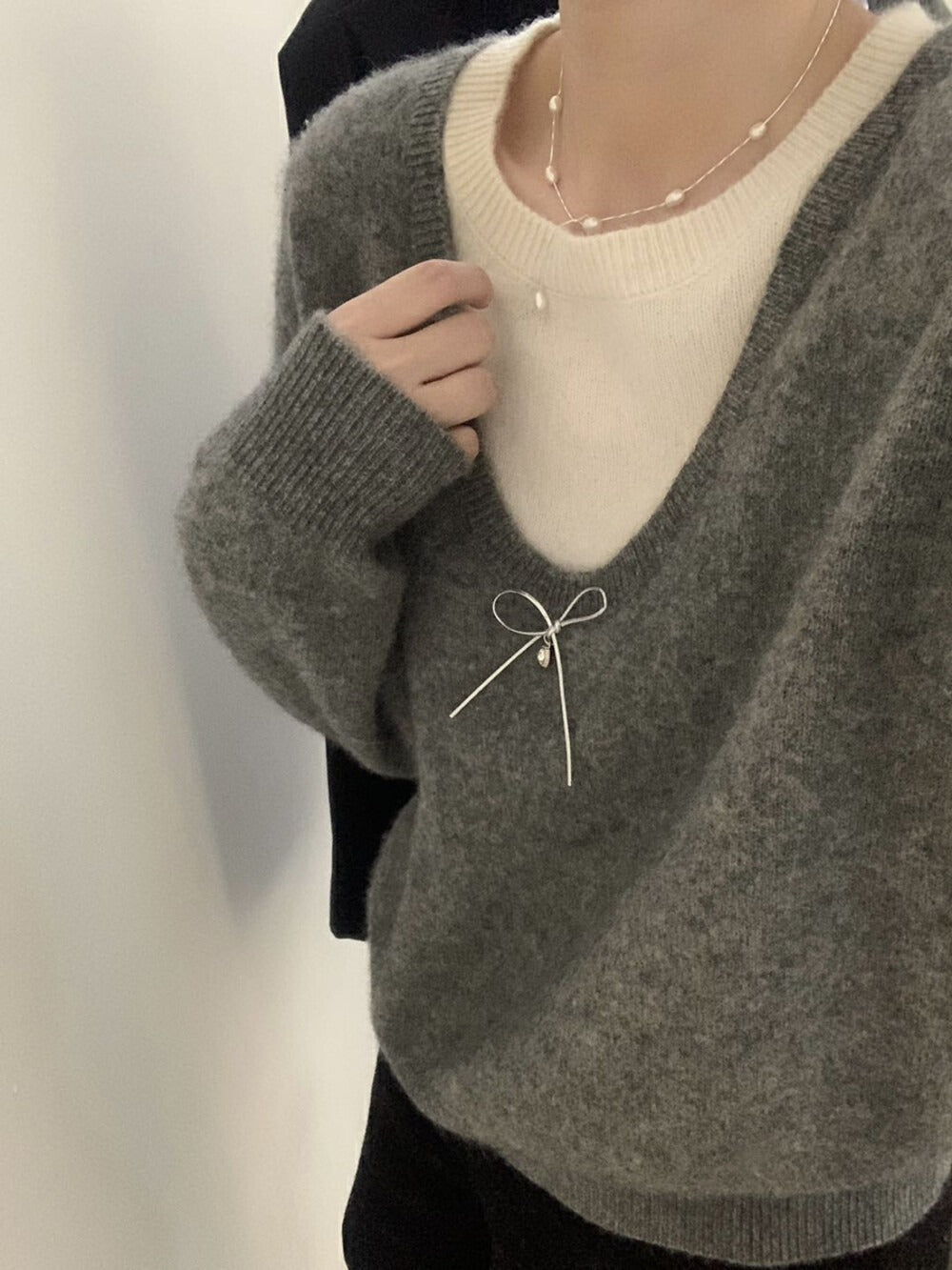 Damen Pullover V-Ausschnitt Schleifenapplikation Elegantes Design