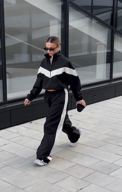 Damen Sportanzug Moderner Look Eveloria