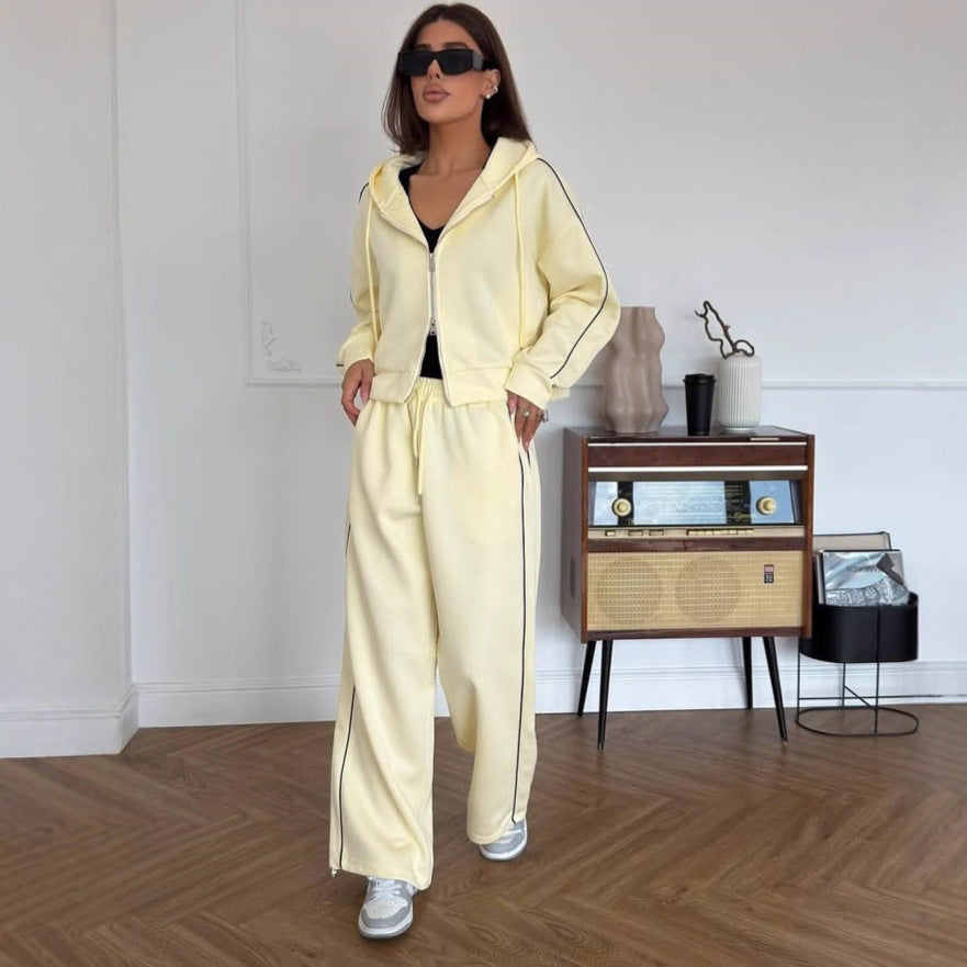 Damen Sportliches Jogging-Set mit Kapuze und Streifen