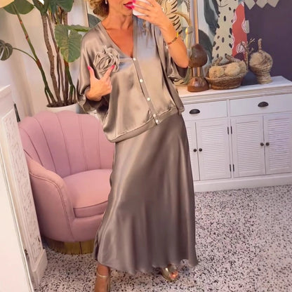 Damen Seidenmaxikleid Elegant mit feinen Details Schwarz - Eveloria