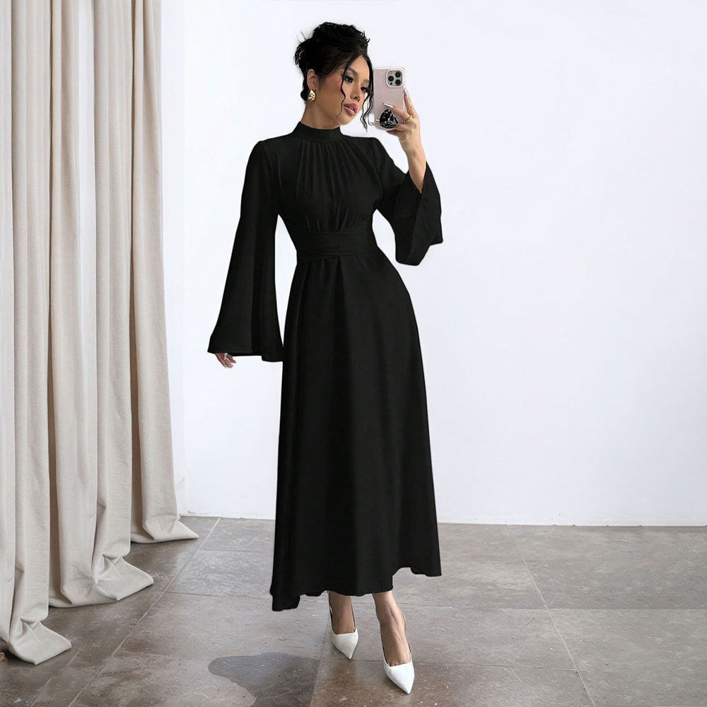 Damen Maxikleid mit schwingenden Ärmeln und hohem Kragen Eveloria - Eveloria