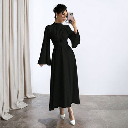 Damen Maxikleid mit schwingenden Ärmeln und hohem Kragen Eveloria - Eveloria