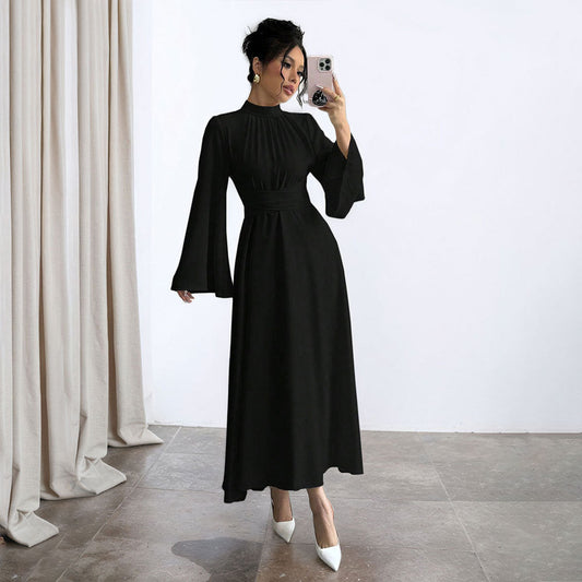 Damen Maxikleid mit schwingenden Ärmeln und hohem Kragen Eveloria - Eveloria