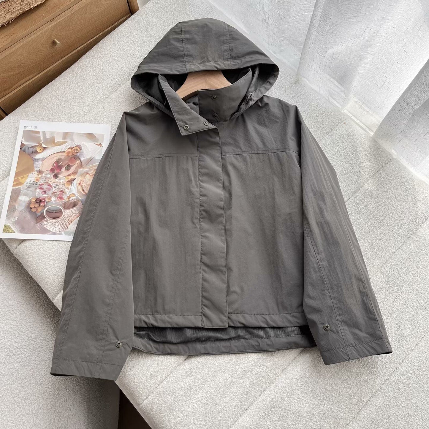Damen Leichte Übergangsjacke Kapuze Reißverschluss Eveloria