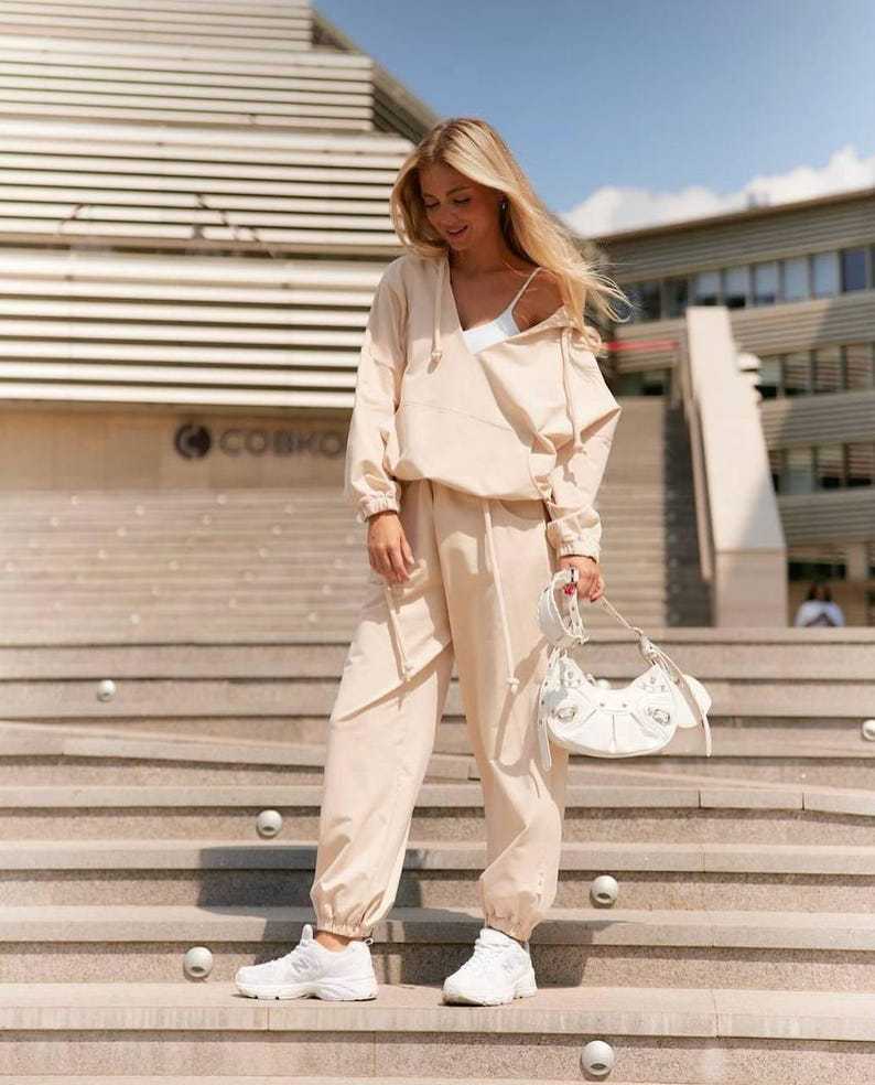 Damen Jumpsuit V-Ausschnitt Praktische Taschen Eveloria
