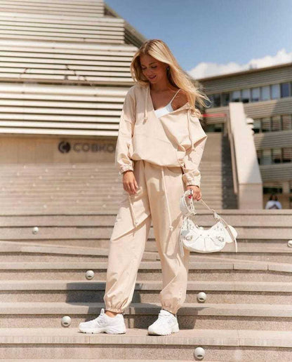 Damen Jumpsuit V-Ausschnitt Praktische Taschen Eveloria