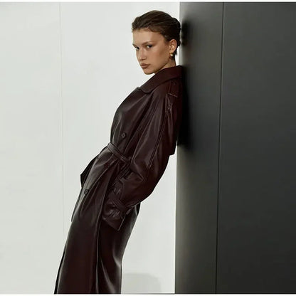 Damen Kunstleder-Trenchcoat mit Gürtel Eveloria