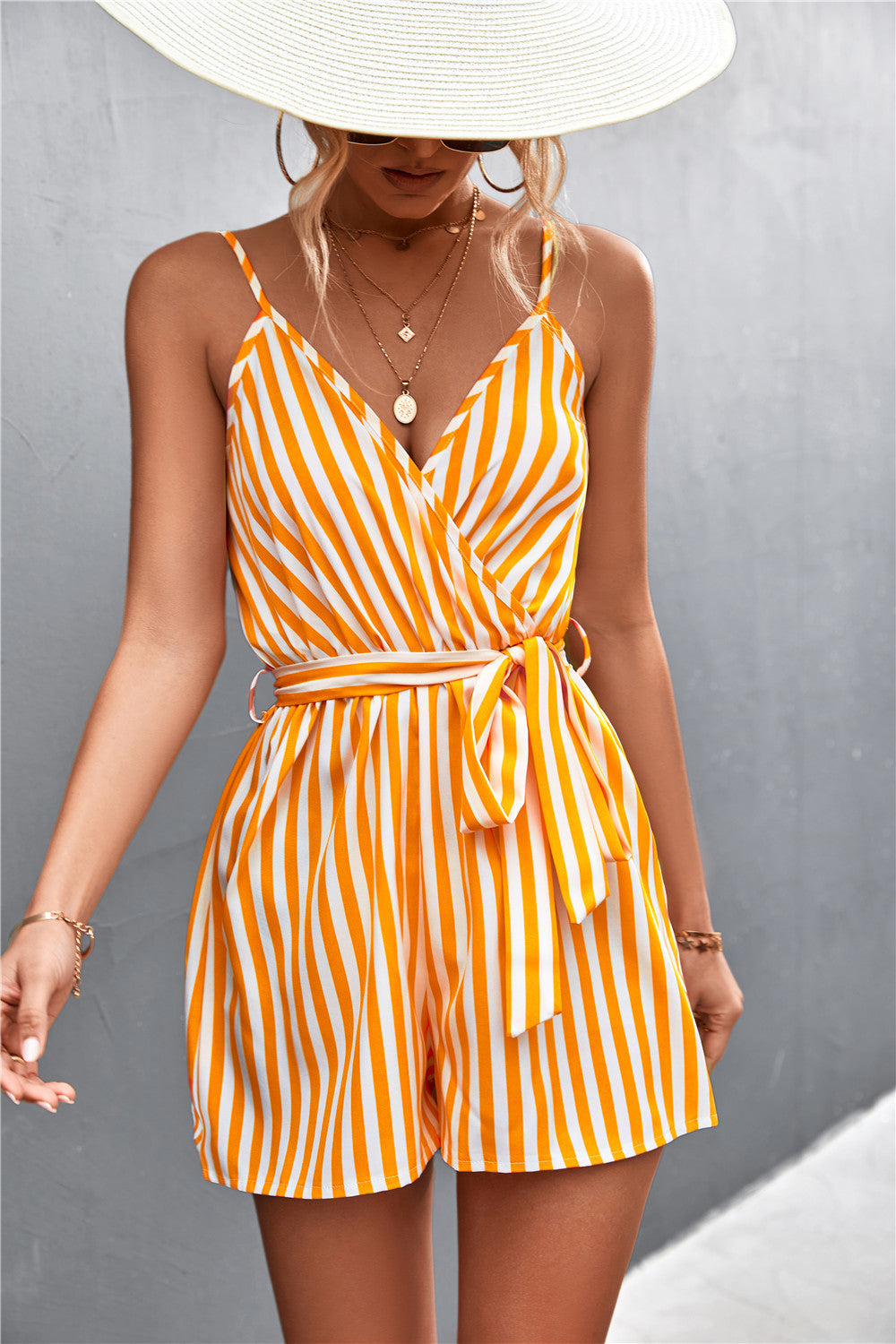 Damen Jumpsuit Wickeldesign Taillierter Gürtel Eveloria