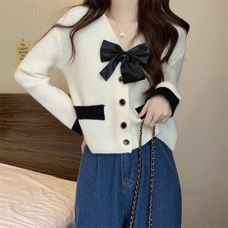 Damen Strickjacke mit Satinband und Knöpfen