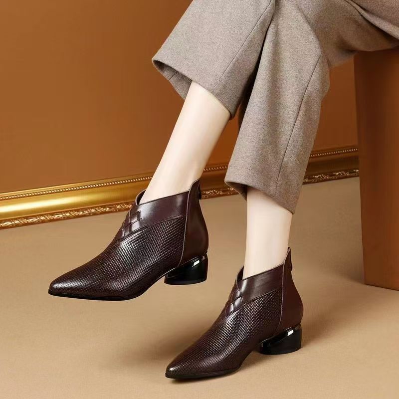 Eveloria Damen Stiefeletten Leder Spitz Texturiert Schwarz - Eveloria