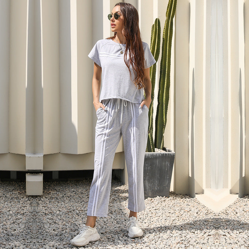 Damen Sportset Gestreiftes Oberteil und Hose Bequem Eveloria