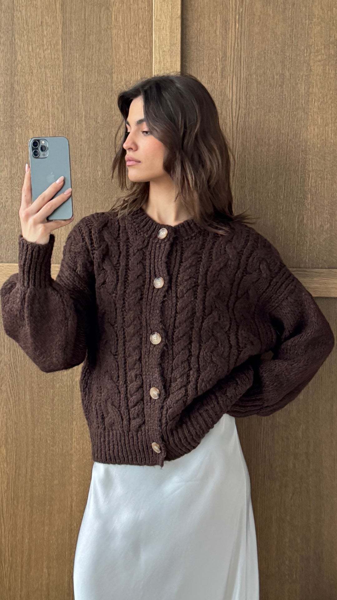 Damen Grobstrickjacke Voluminöse Ärmel Große Knöpfe Eveloria