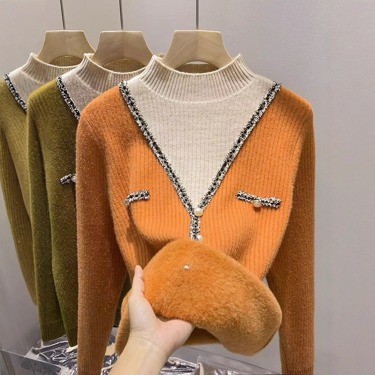 Damen V-Pullover mit Schimmer-Details und Knöpfen Eveloria