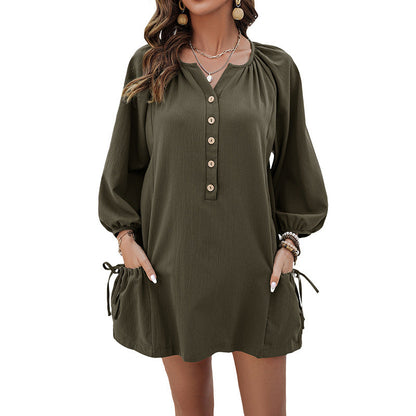 Damen Kleid mit Knöpfen und Rüschensaum Eveloria