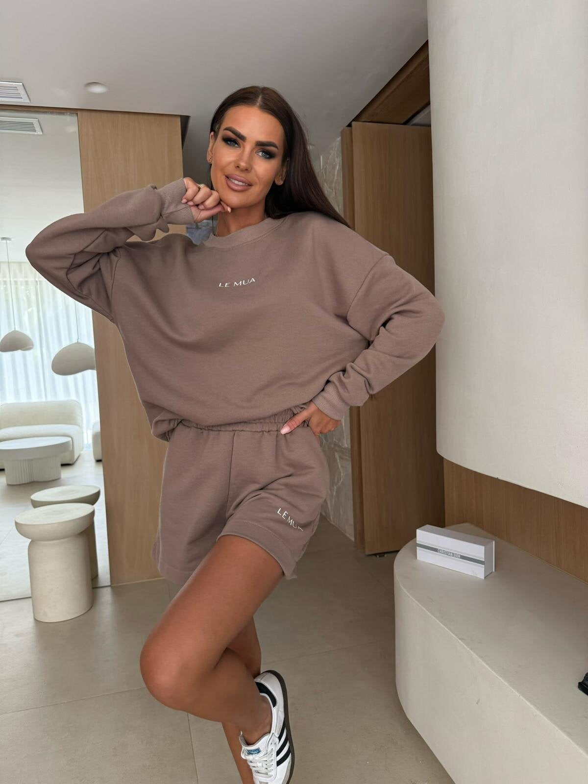 Damen Sweatshirt-Shorts-Set Lässig Geschnitten Eveloria