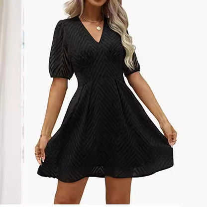 Damen Kleid mit gepufften Ärmeln und V-Ausschnitt Eveloria