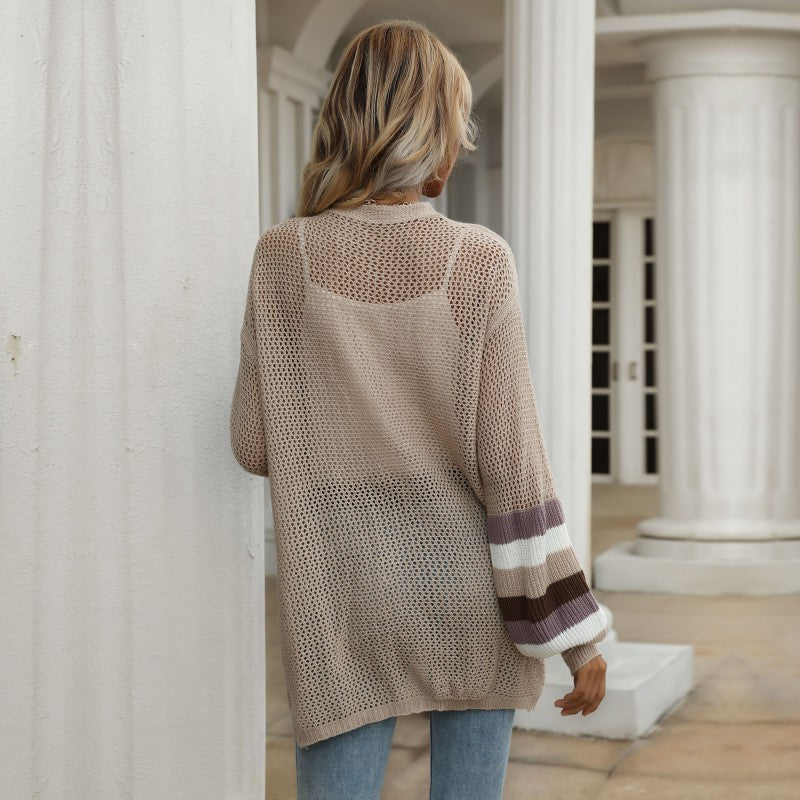 Damen Strickjacke mit Streifenärmeln und lockerer Passform