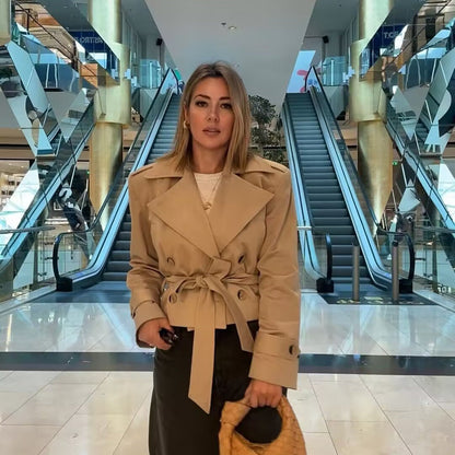 Damen Kurzjacke mit Kragen und Gürtel Schwarz Eveloria - Eveloria