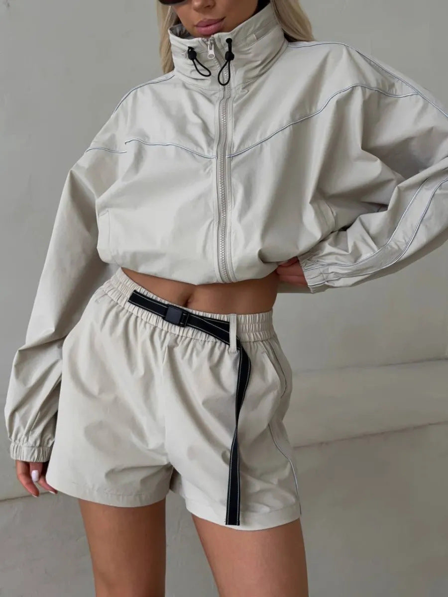 Damen Sportset Jacke Hochkragen Shorts Urban Style