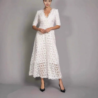 Damen Maxikleid mit Floralmuster Cut-Outs Spitzenkragen Schwarz - Eveloria