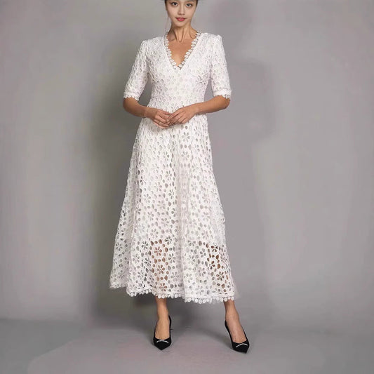 Damen Maxikleid mit Floralmuster Cut-Outs Spitzenkragen Schwarz - Eveloria