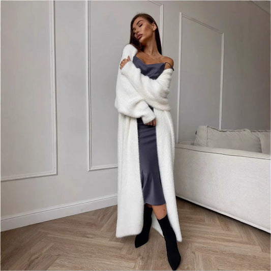 Damen Langstrickmantel Flauschig Elegant Schwarz Eveloria - Eveloria