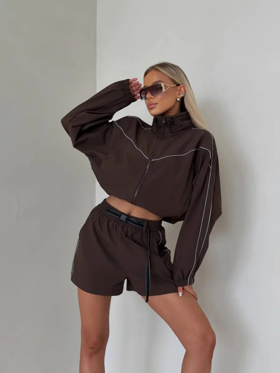 Damen Sportset Jacke Hochkragen Shorts Urban Style