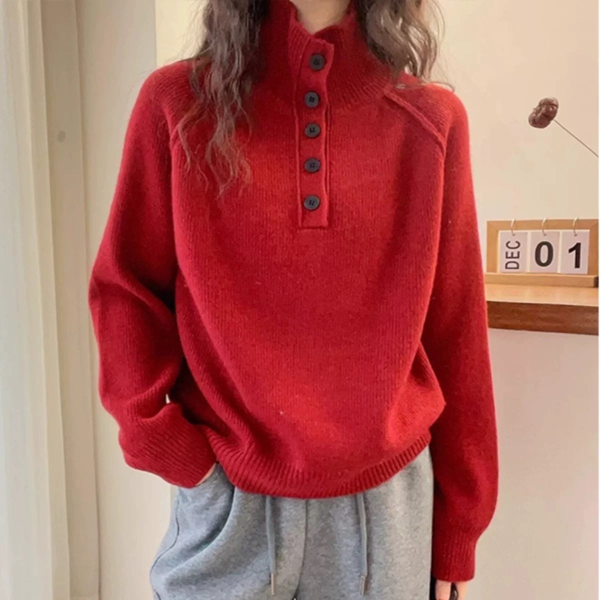 Damen Grobstrickpullover Hochkragen Dekorative Knöpfe Eveloria