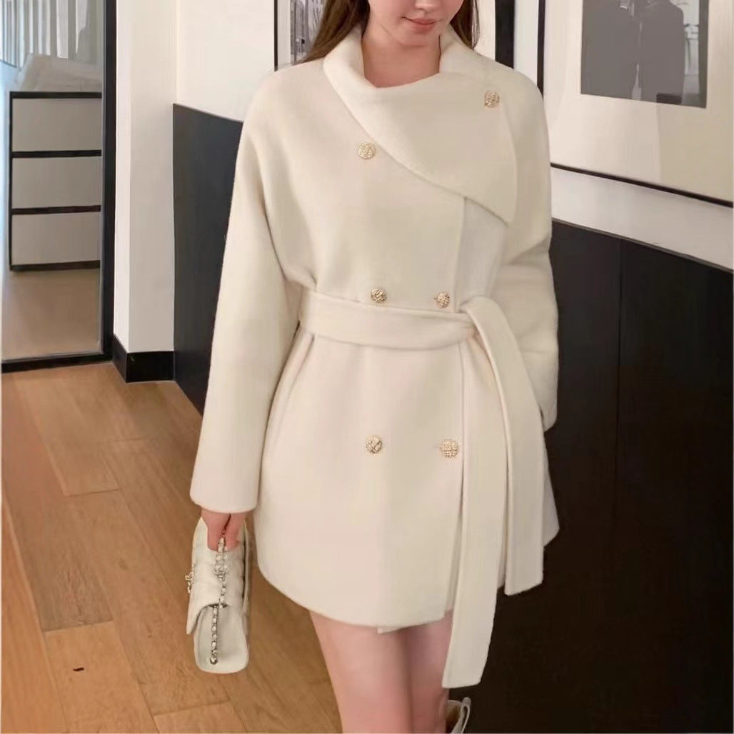 Damen Kurzjacke Asymmetrischer Kragen Goldene Knöpfe Schwarz Eveloria - Eveloria