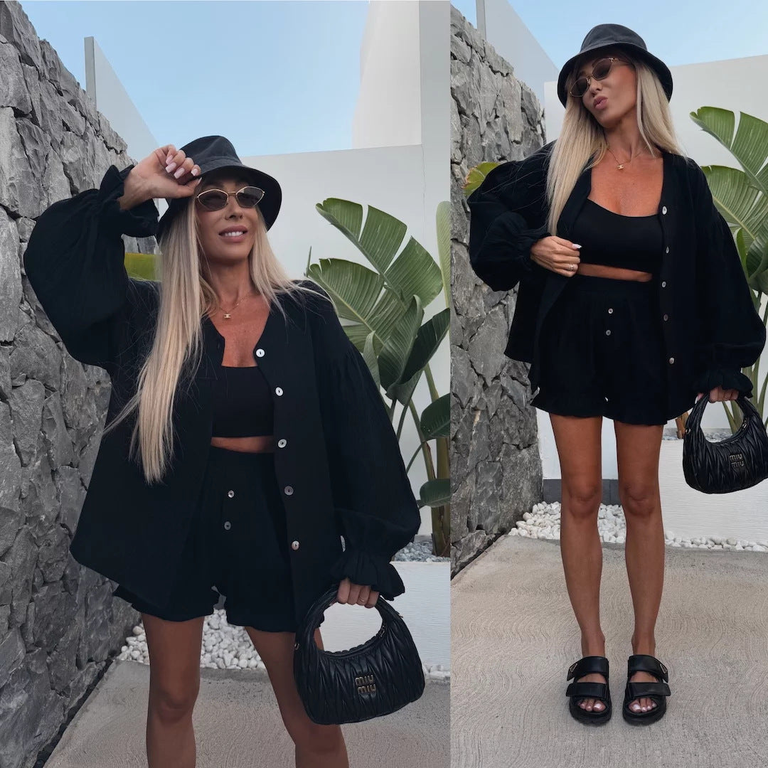Damen Set Kurze Hose Luftige Bluse Rüschendetails