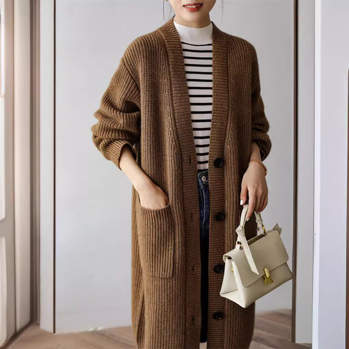 Damen Strickcardigan Großzügig Geschnitten Mit Taschen Dekorativer