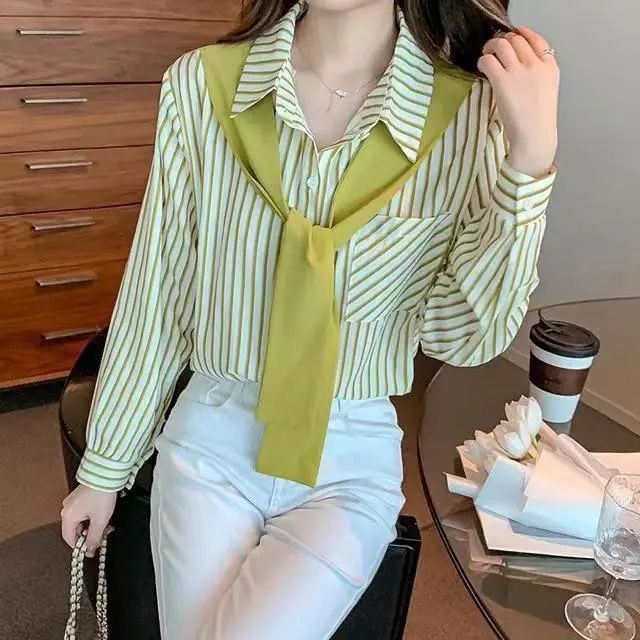 Damen Bluse mit Streifen Lässiger Kragen Weiß