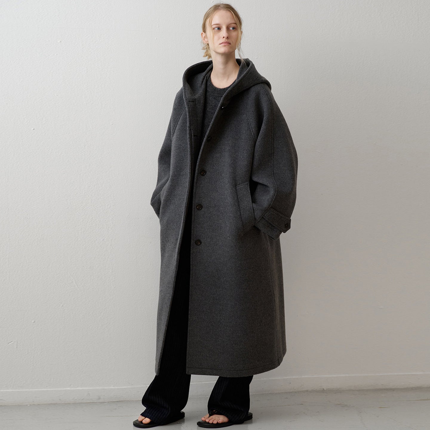 Damen Wollmantel Oversized mit Kapuze und Taschen Eveloria