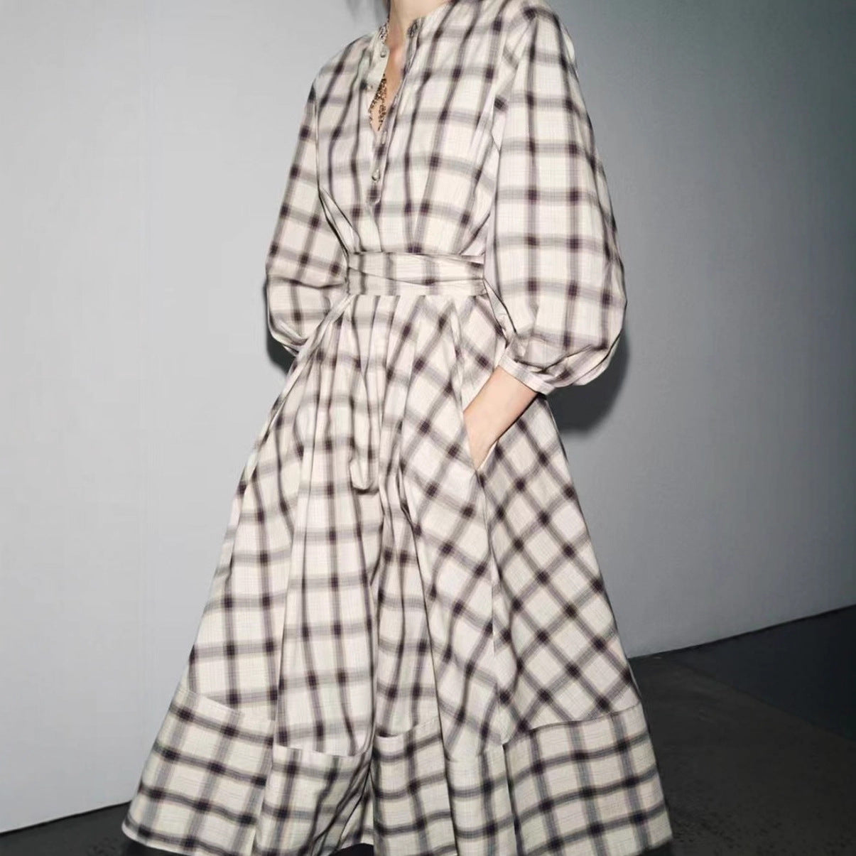 Damen Maxikleid Kariert Mit Taillengürtel -Weiß