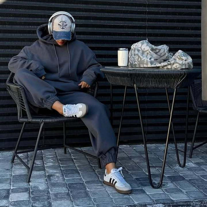 Damen Oversized Sweatanzug mit Kapuze und Bündchen Eveloria