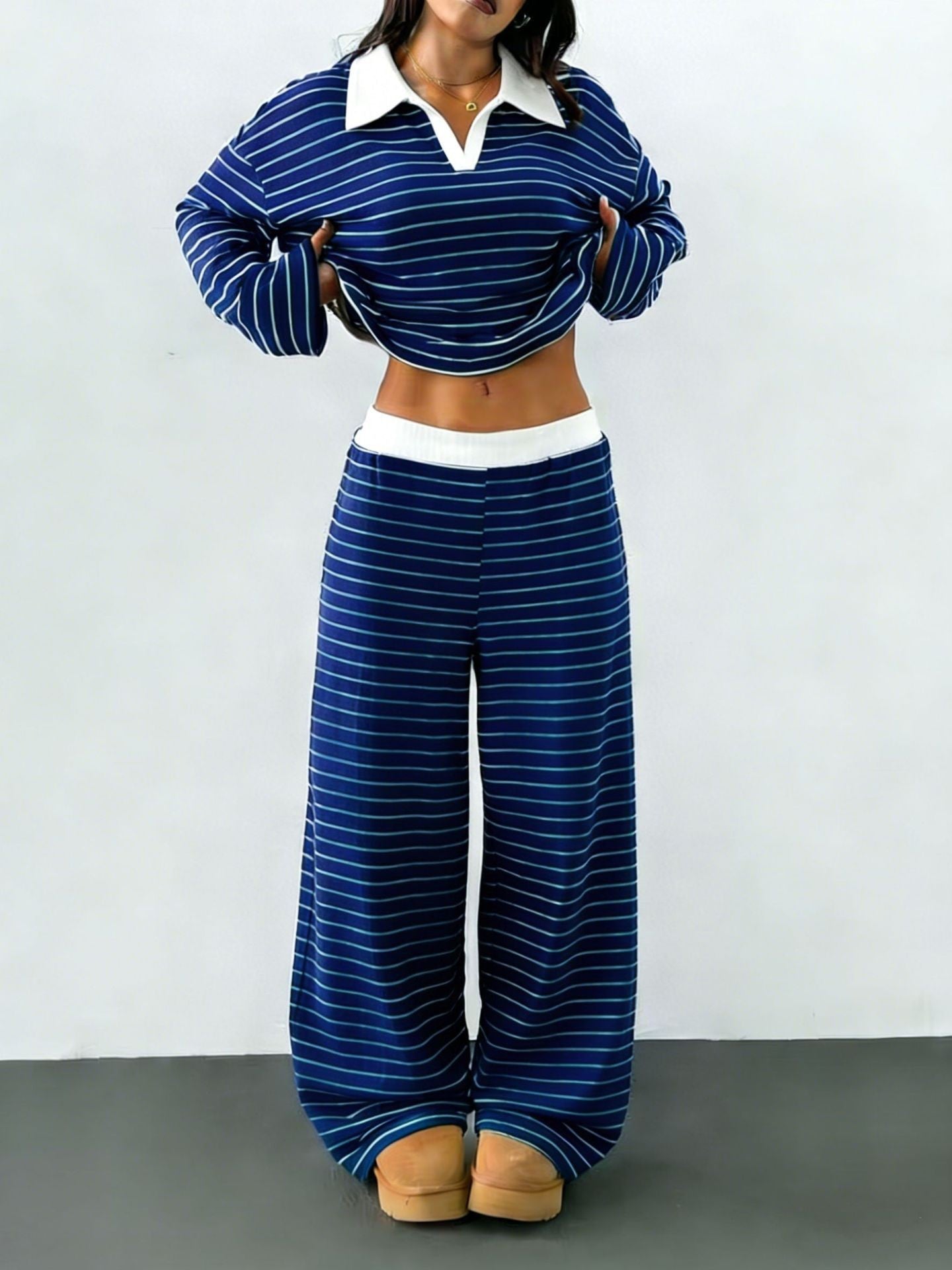 Damen Strick-Set mit breiten Streifen und Samtkragen