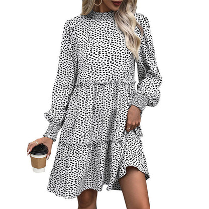 Damen Midi-Kleid Rüschendetails Langer Arm Eveloria