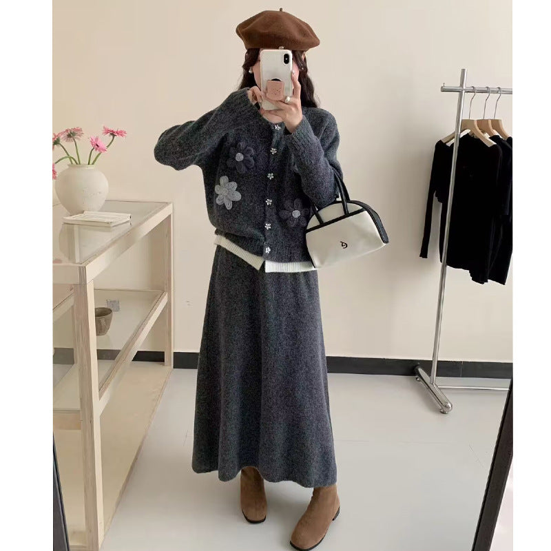 Damen Strickjacke Blumenapplikationen Knopfverschluss Eveloria