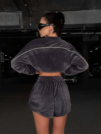 Damen Sportliches Oversized-Set mit Shorts und lockerer Jacke