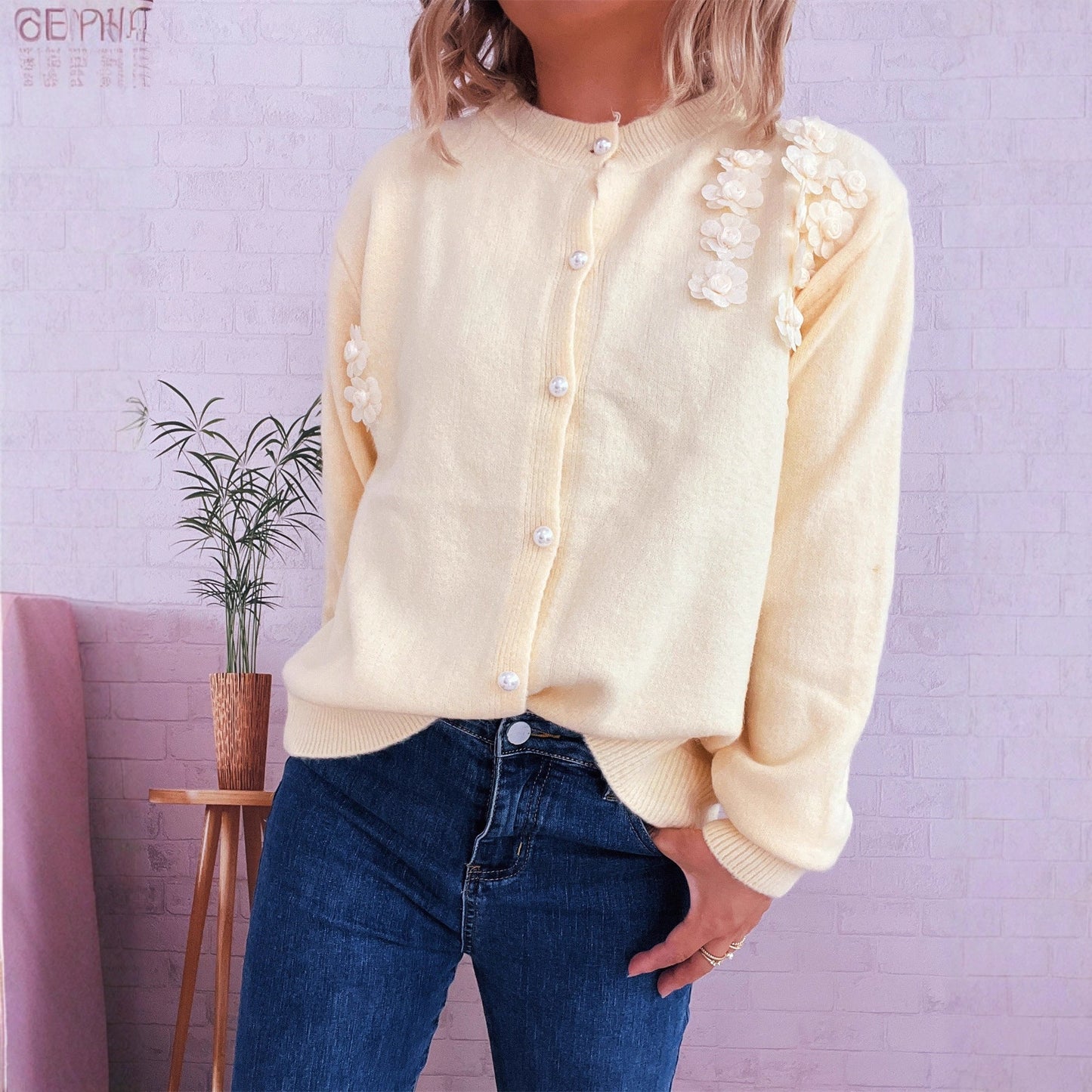 Damen Strickjacke Florale Applikationen Knöpfe Beige