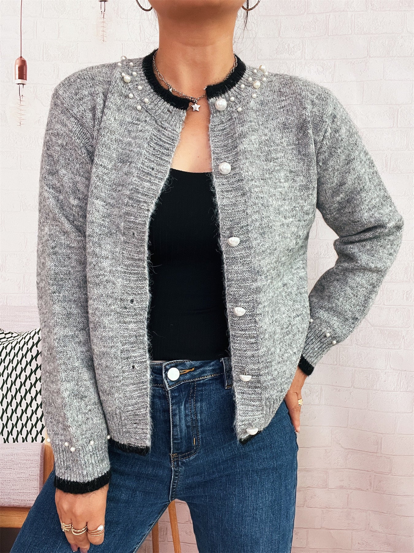 Damen Strickjacke Edel mit Perlenverzierungen und Knöpfen