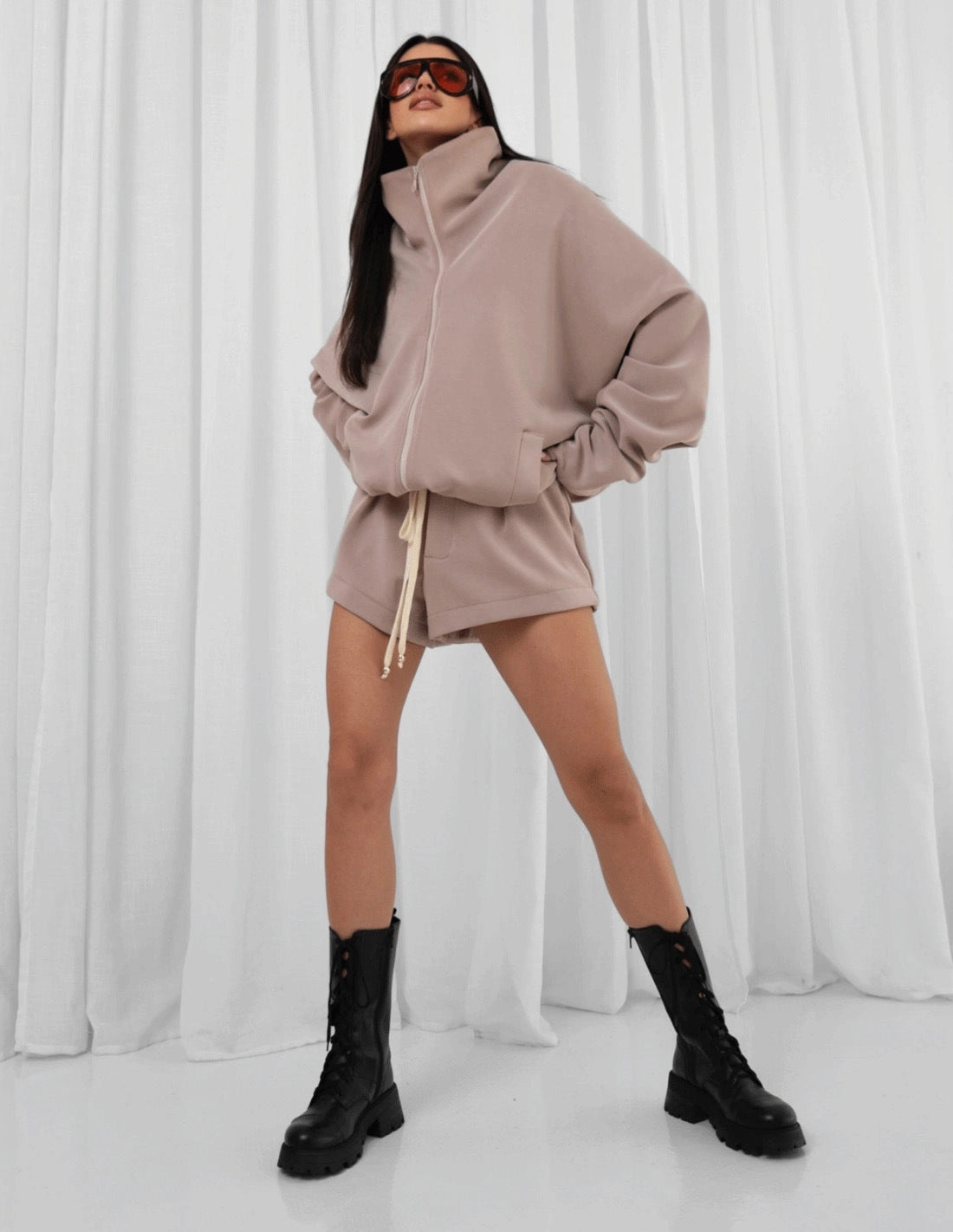 Damen Oversize Kapuzenjacke Shorts Set Reißverschluss Eveloria