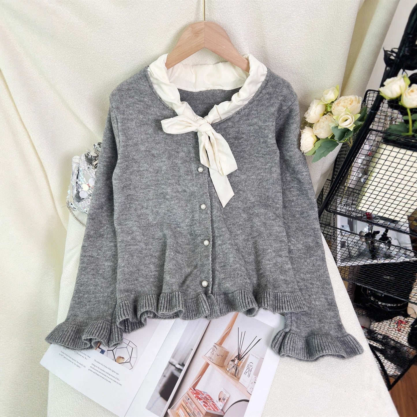 Damen Strickjacke Rüschen Schleifenkragen Elegante Eveloria