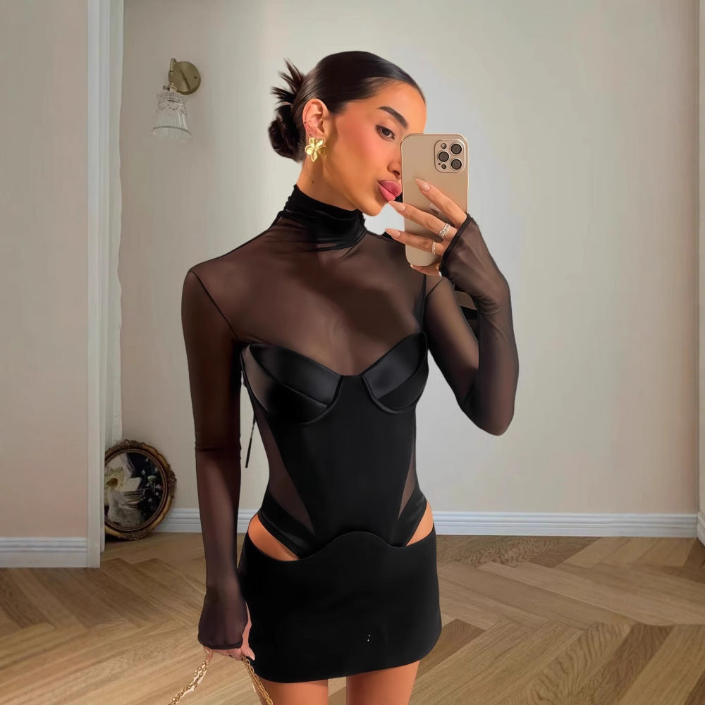 Damenkleid Figurbetont mit transparenten Einsätzen und Rauten-Cutouts - Eveloria