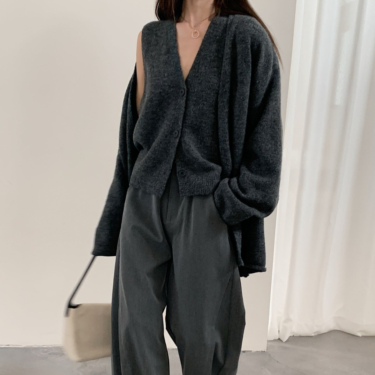 Damen Strickjacke V-Ausschnitt Knopfverschluss Schwarz Eveloria - Eveloria