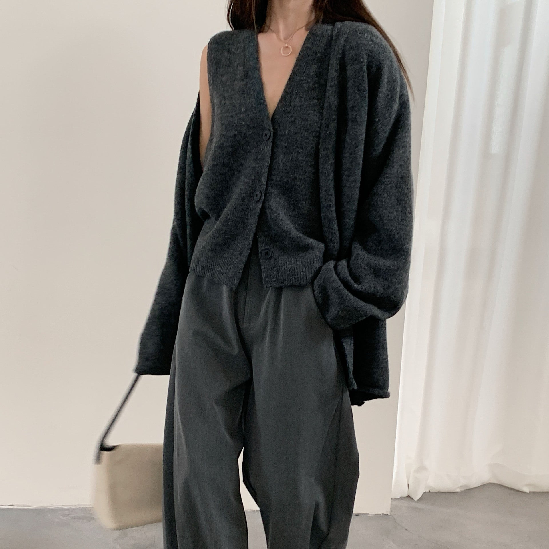 Damen Strickjacke V-Ausschnitt Knopfverschluss Schwarz Eveloria - Eveloria